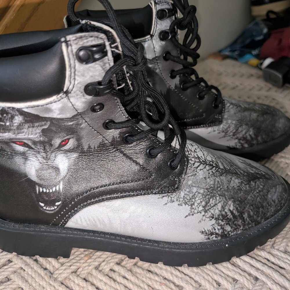 NEW Unisex Adult Spiritual Wolf Boots Womens Sz 9 / Mens 7 - Picture 4 of 5
